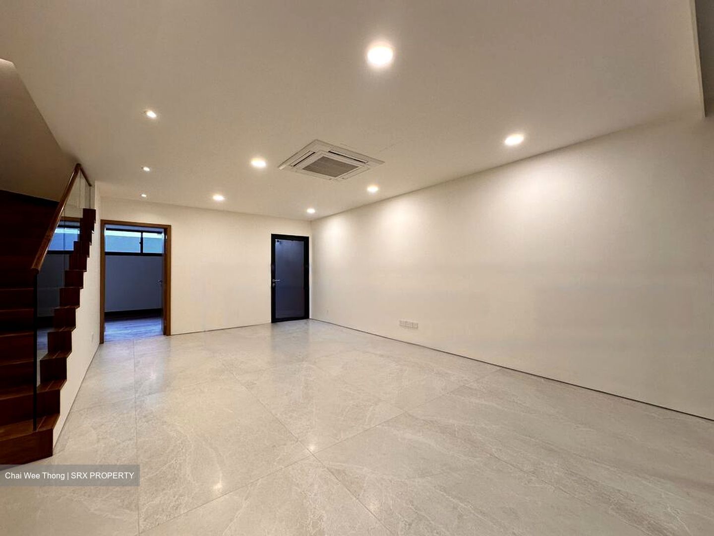 Opera Estate (D15), Terrace #479874011